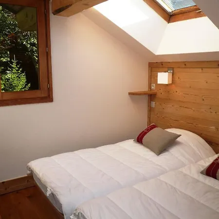 Duplex 4p Avec Terrasse, Piscine Et Garage - Meribel Centre, 8 Pers. - Fr-1-411-71